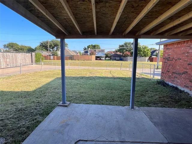 $2,300 | 8506 Woodside Road, Rowlett, TX 75088