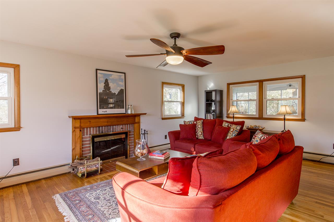 9 Marlboro Street Exeter, NH 03833 - Photo 5 of 38 Gallery Image 5