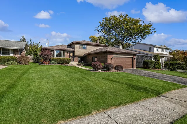 $454,900 | 417 Glenys Drive, Lemont, IL 60439