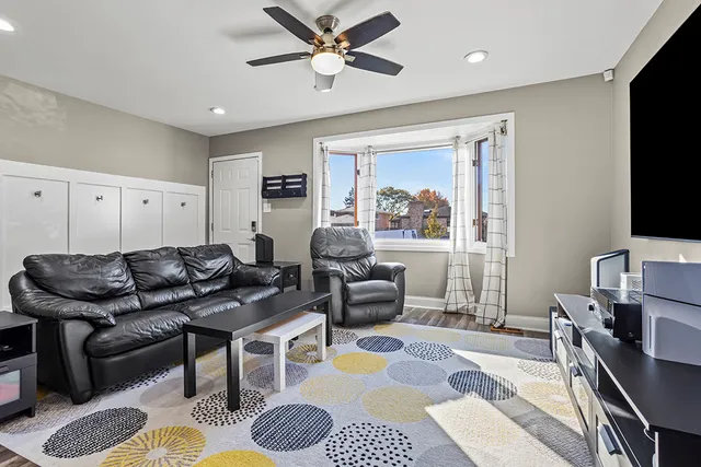 $454,900 | 417 Glenys Drive, Lemont, IL 60439