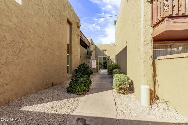 $123,900 | 1701 West Tuckey Lane, Unit 231, Phoenix, AZ 85015