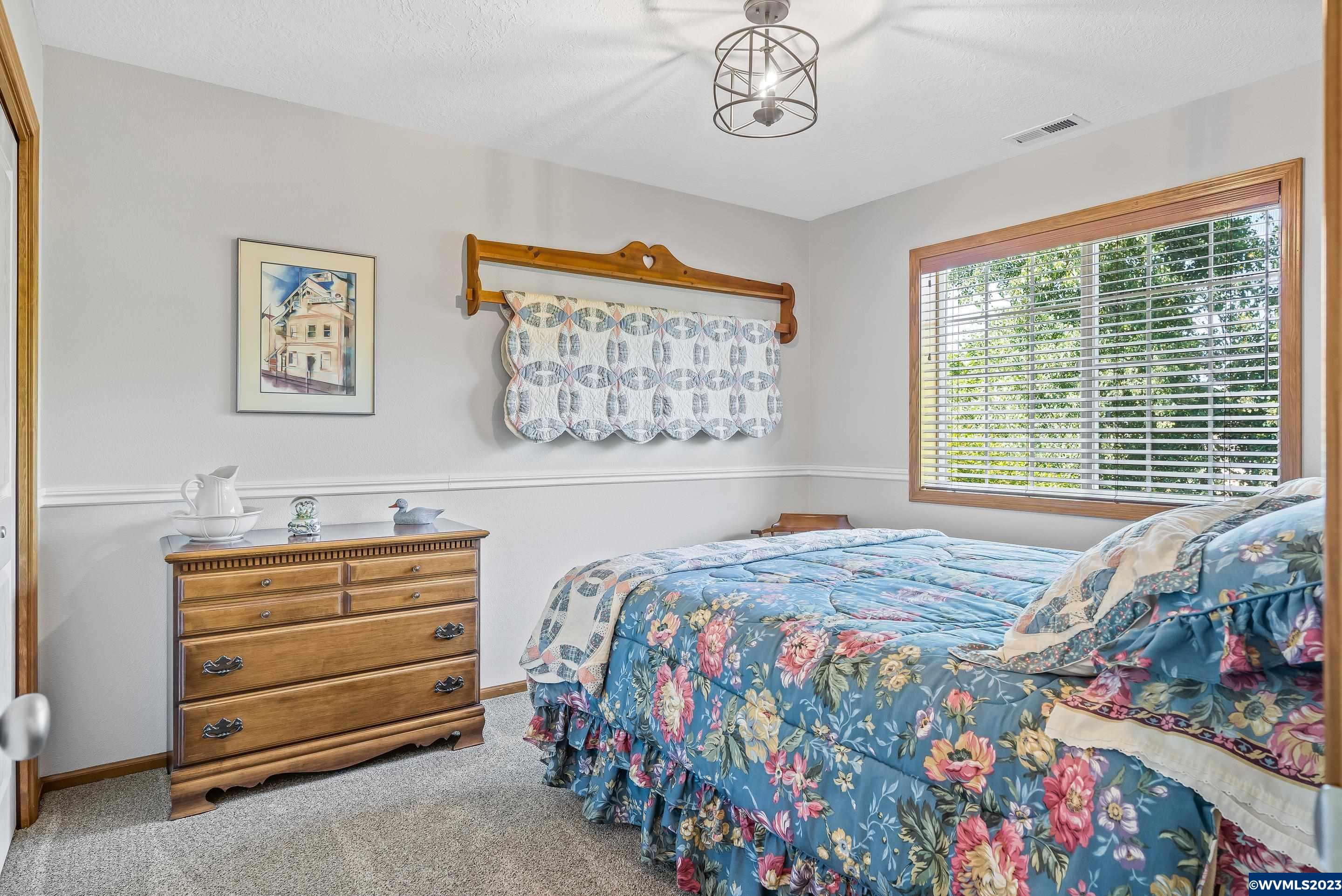 2073 Chase Loop Southwest Albany, OR 97321 - Photo 24 of 40 Gallery Image 24