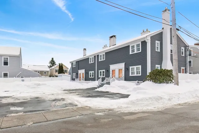 $929,000 | 1 Salem Street, Unit 2, Newburyport, MA 01950