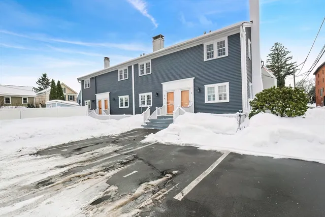 $929,000 | 1 Salem Street, Unit 2, Newburyport, MA 01950
