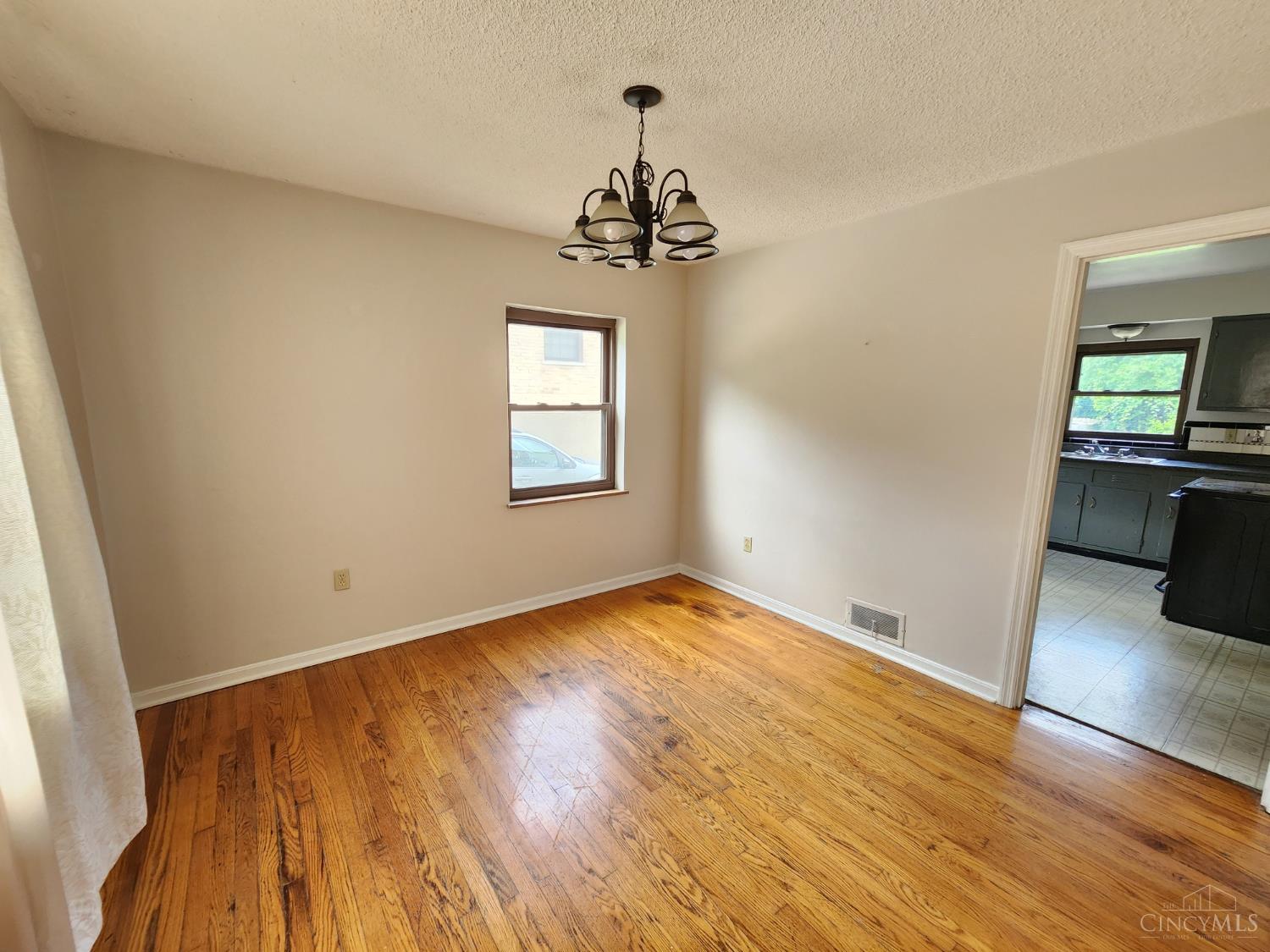 1196 Anderson Ferry Road Cincinnati, OH 45238 - Photo 3 of 11