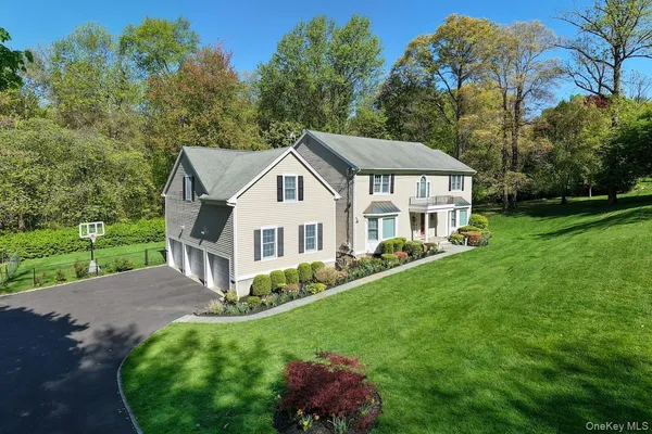 $2,395,000 | 23 Round Hill Road, Scarsdale, NY 10530