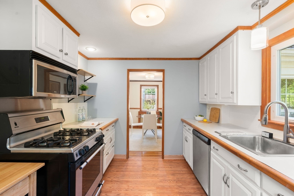 17 Myopia Road Boston, MA 02136 - Photo 10 of 27