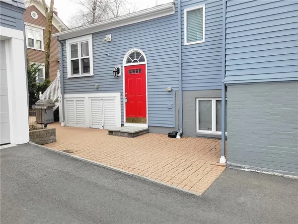 $1,650 | 223 Cottage Street, Unit 1, Pawtucket, RI 02860