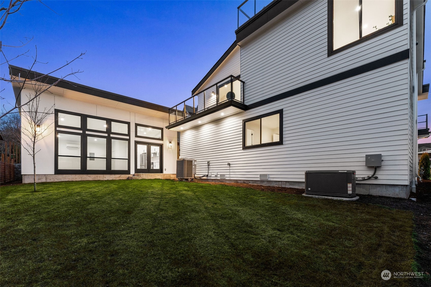 1012 North 34th Street Renton, WA 98056 - Photo 4 of 39