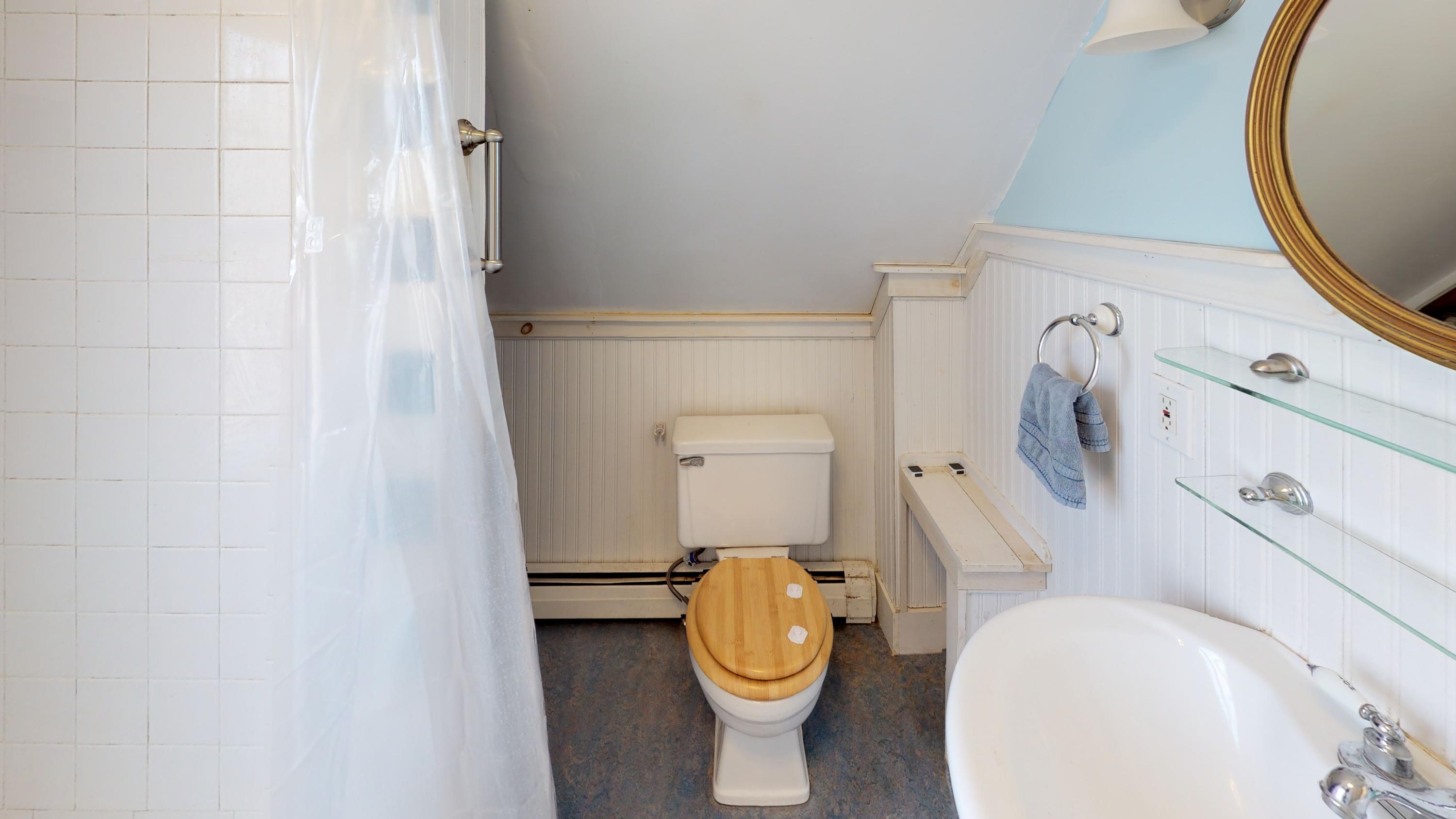 555 River Road Tenants Harbor, ME 04860 - Photo 20 of 23 Bathroom - 2nd Floor