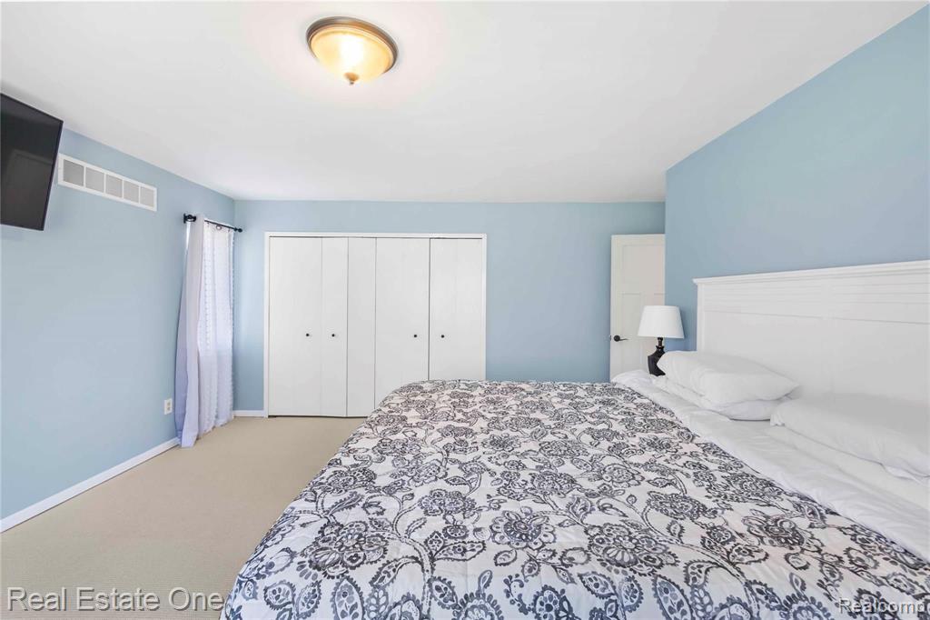702 Ten Point Drive Rochester Hills, MI 48309 - Photo 23 of 34