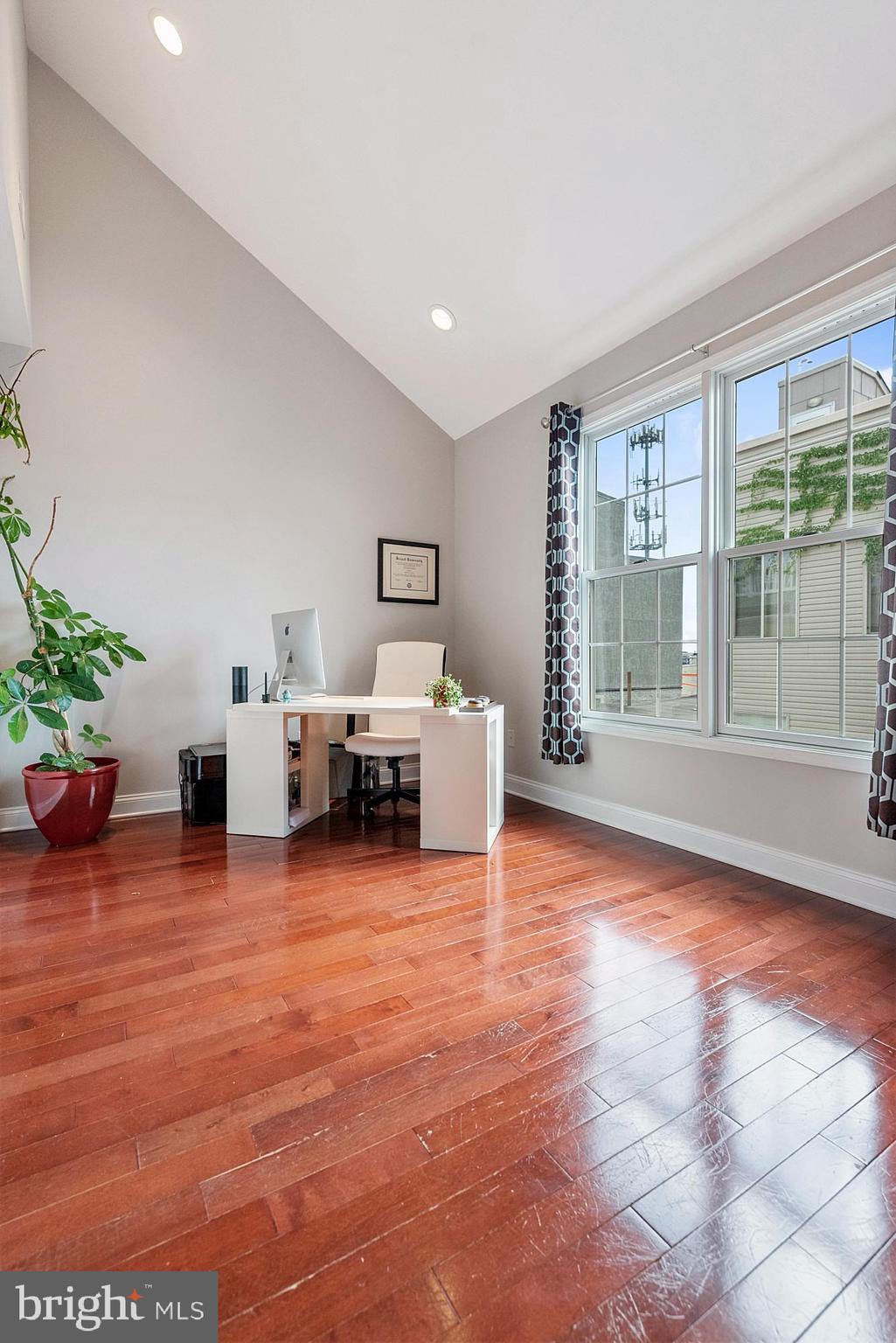 2108 Carpenter Street Philadelphia, PA 19146 - Photo 15 of 28