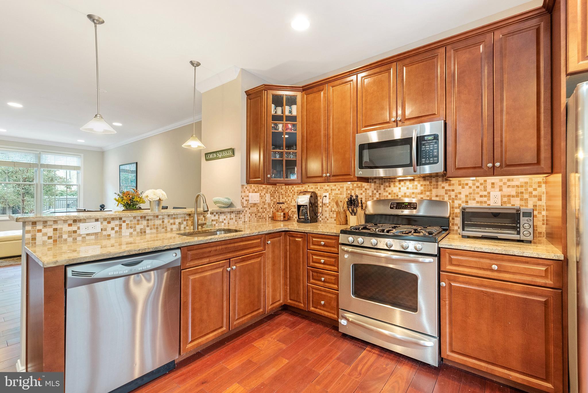 2108 Carpenter Street Philadelphia, PA 19146 - Photo 6 of 28