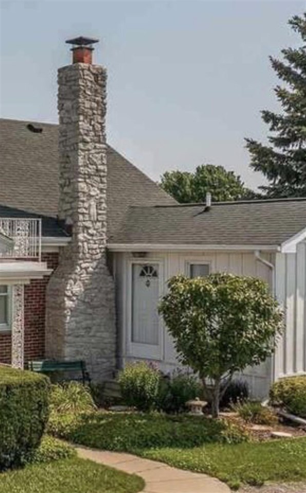 6910 King Road Bridgeport, MI 48722 - Photo 4 of 50