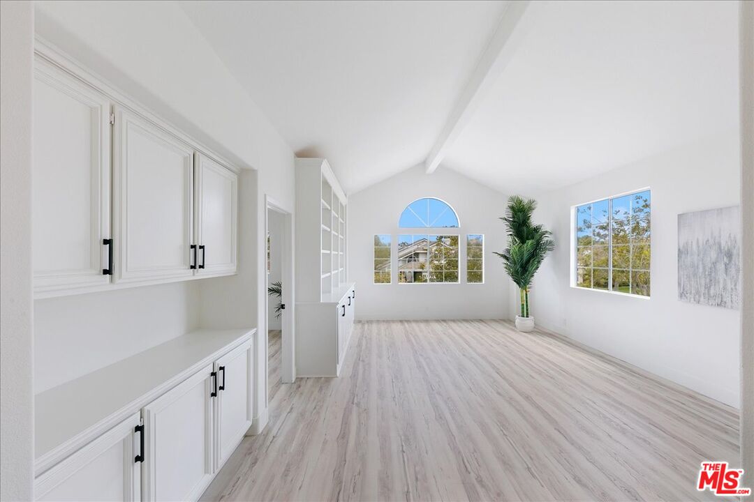 2211 Pebble Beach Trail Oxnard, CA 93036 - Photo 23 of 57