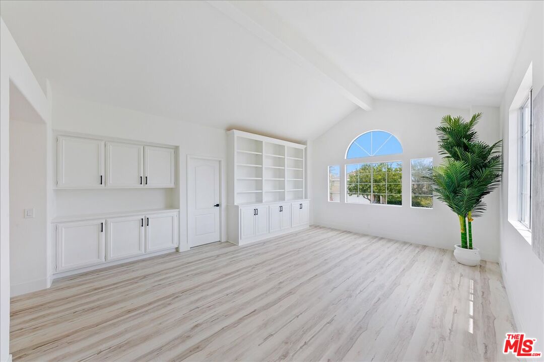 2211 Pebble Beach Trail Oxnard, CA 93036 - Photo 24 of 57