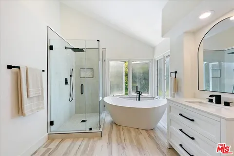 $1,349,999 | 2211 Pebble Beach Trail, Oxnard, CA 93036