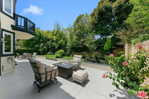 $1,349,999 | 2211 Pebble Beach Trail, Oxnard, CA 93036