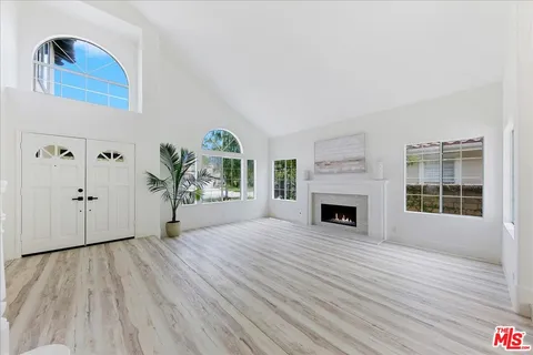$1,349,999 | 2211 Pebble Beach Trail, Oxnard, CA 93036