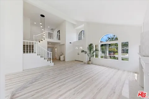 $1,349,999 | 2211 Pebble Beach Trail, Oxnard, CA 93036