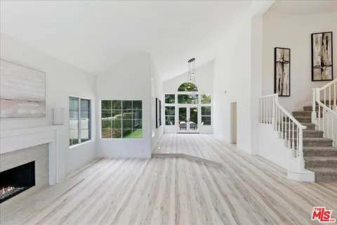 $1,349,999 | 2211 Pebble Beach Trail, Oxnard, CA 93036