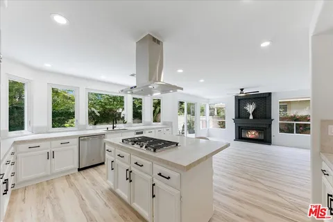 $1,349,999 | 2211 Pebble Beach Trail, Oxnard, CA 93036