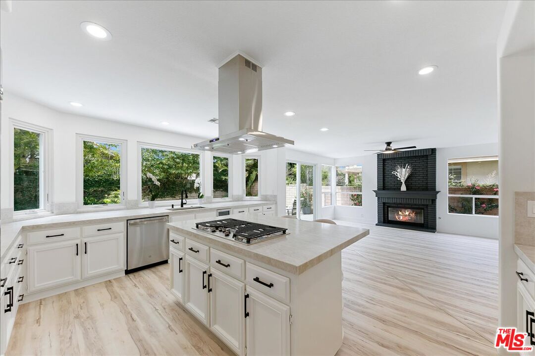 2211 Pebble Beach Trail Oxnard, CA 93036 - Photo 10 of 57
