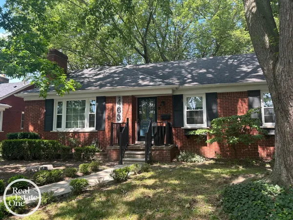 $327,000 | 463 Bournemouth Circle, Grosse Pointe Farms, MI 48236
