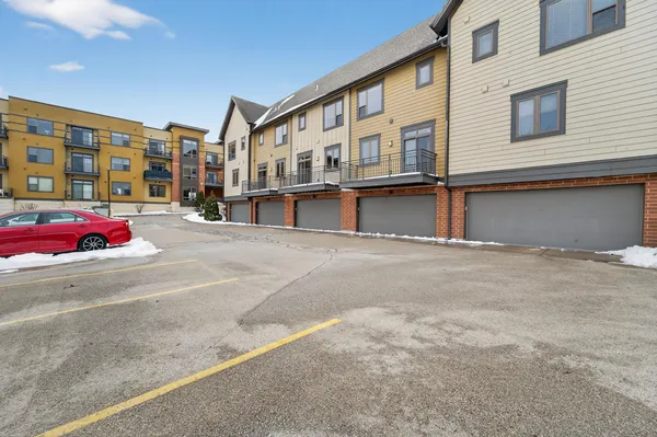 $325,000 | 2812 No Oaks, Madison, WI 53711