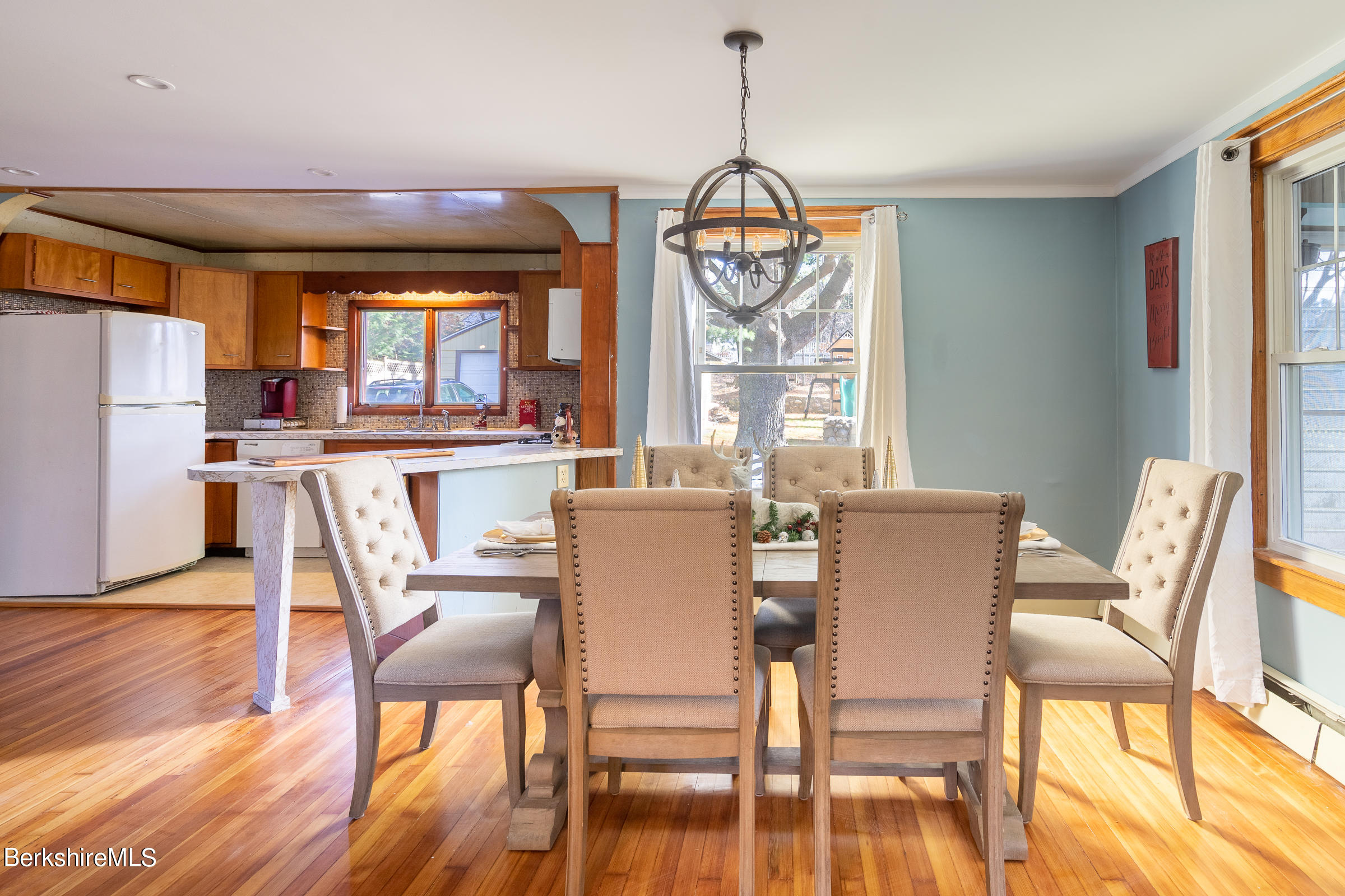 170 Cheshire Road Pittsfield, MA 01201 - Photo 4 of 26 170 Cheshire3