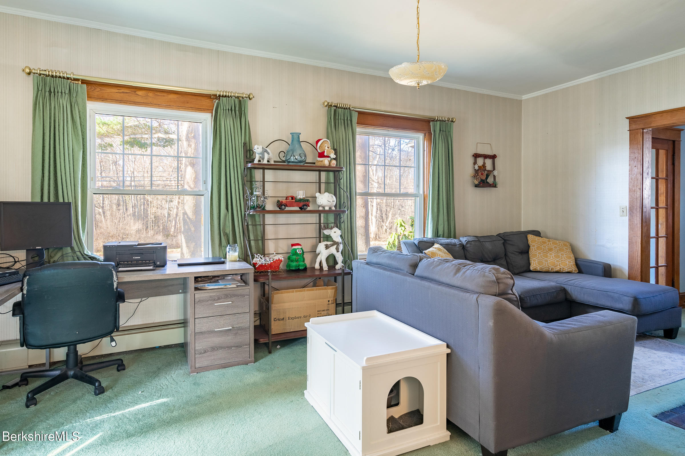 170 Cheshire Road Pittsfield, MA 01201 - Photo 8 of 26 170 Cheshire9
