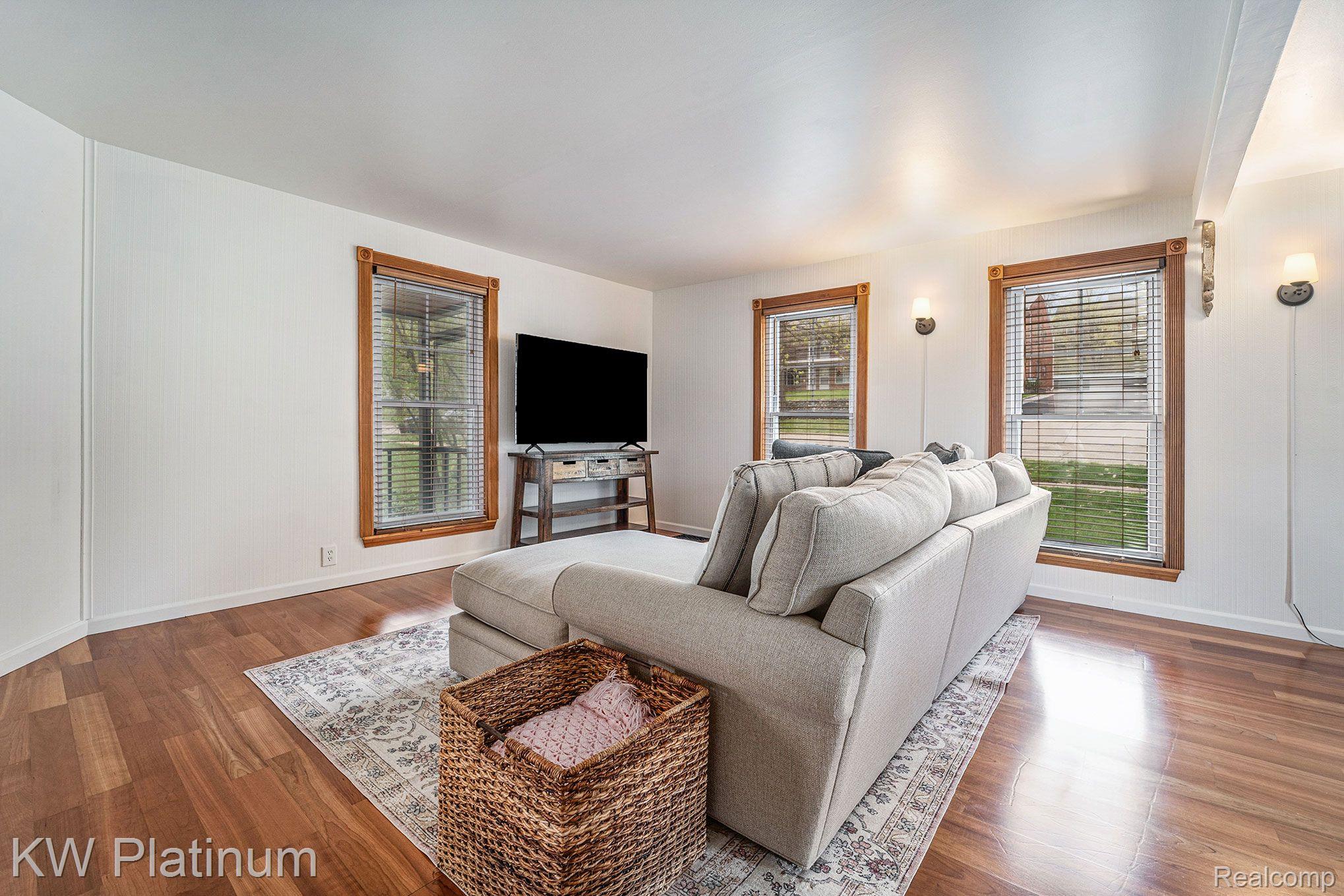 418 Prospect Street Romeo, MI 48065 - Photo 5 of 43 Gallery Image 5