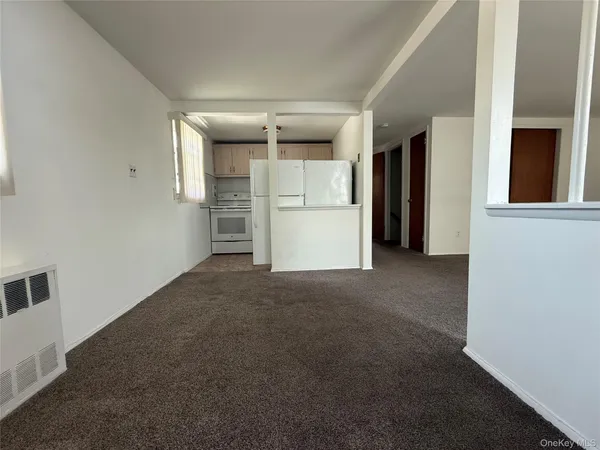 $2,350 | 31 Lenox Avenue, Westbury, NY 11590