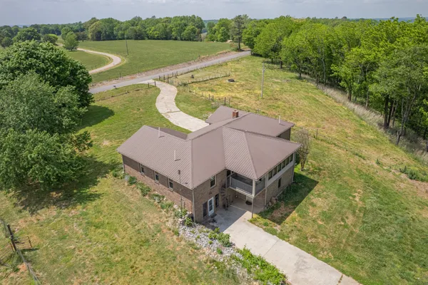 $489,900 | 239 Henry Bayless Road, Ardmore, TN 38449