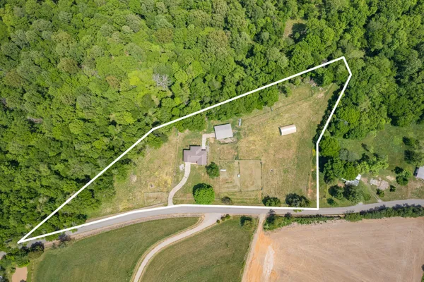$489,900 | 239 Henry Bayless Road, Ardmore, TN 38449