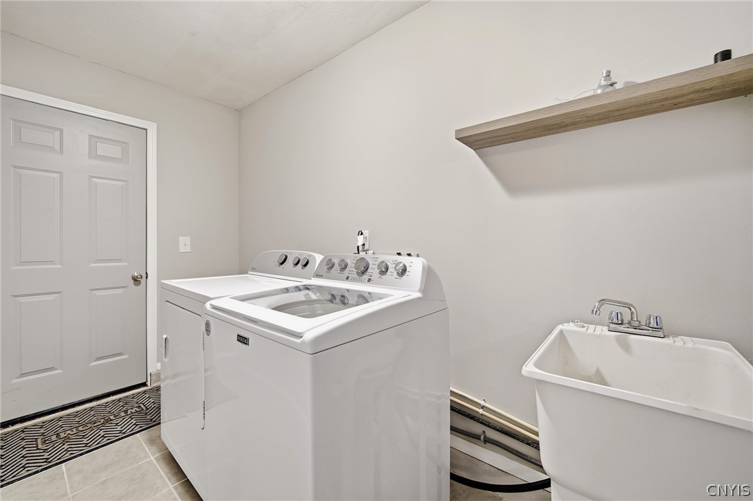 4270 Old Meadow Road Clay, NY 13041 - Photo 19 of 41 Washer/dryer included.