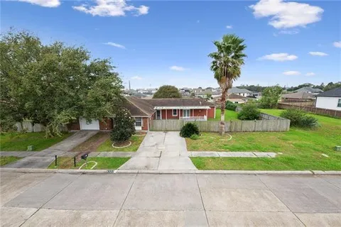 $269,950 | 8320 Sabre Drive, Chalmette, LA 70043