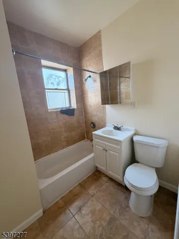 $2,200 | 120 Bragaw Avenue, Unit 3, Newark, NJ 07112