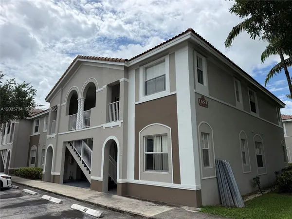 $1,900 | 1658 Southeast 28th Court, Unit 201, Homestead, FL 33035