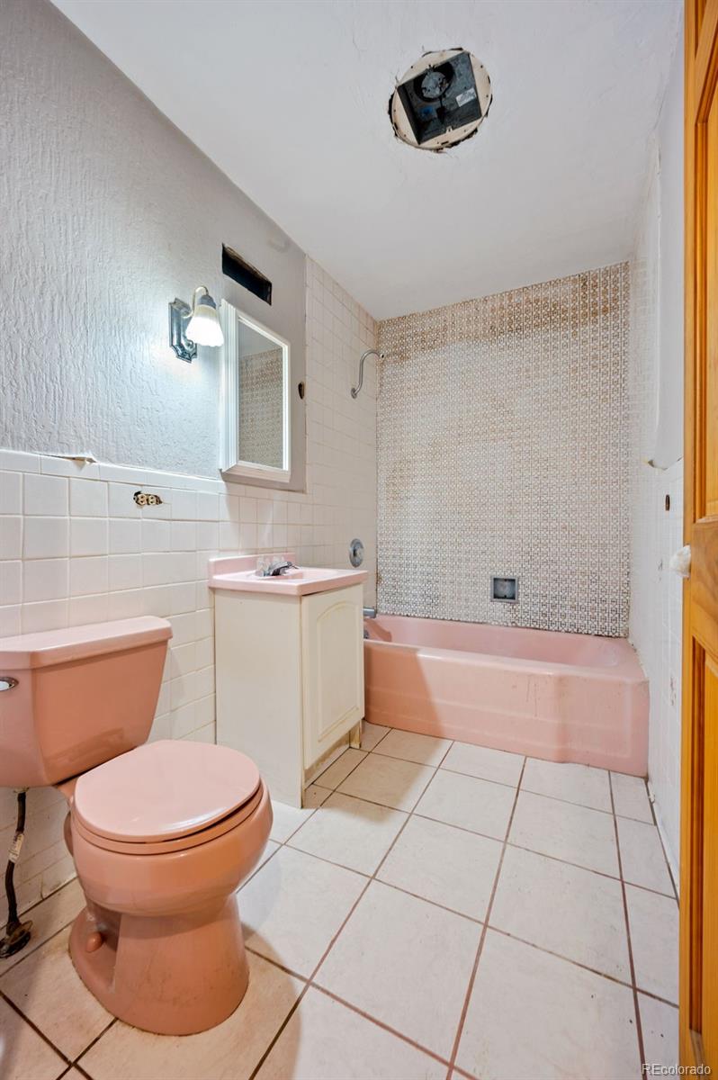 1235 South Irving Street Denver, CO 80219 - Photo 10 of 17