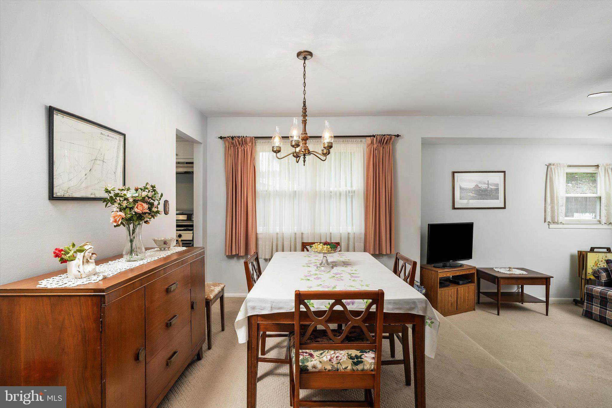 857 Estates Boulevard Hamilton, NJ 08690 - Photo 6 of 25 Charming dining space with vintage flair.