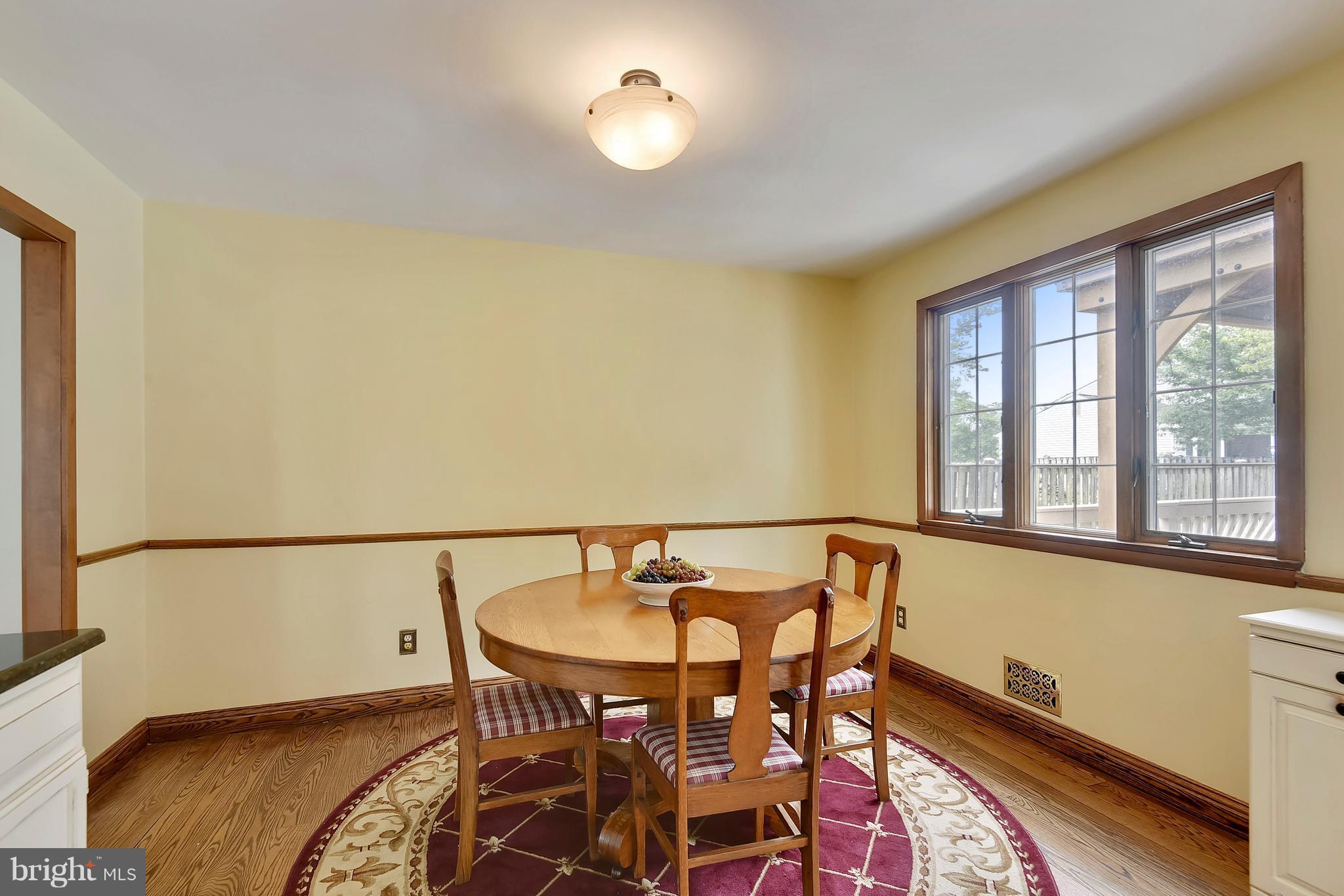 17204 Brown Road Poolesville, MD 20837 - Photo 5 of 30 Kitchen Breakfast Area!