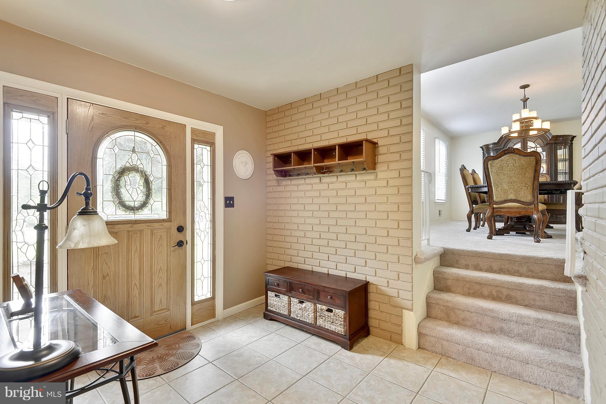 17204 Brown Road Poolesville, MD 20837 - Photo 6 of 30 Gracious Open Foyer~