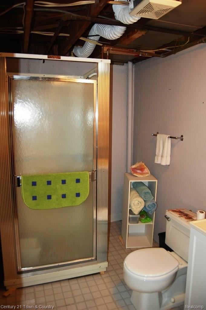 475 Roth Boulevard Clawson, MI 48017 - Photo 11 of 15 Full bathroom in Basement