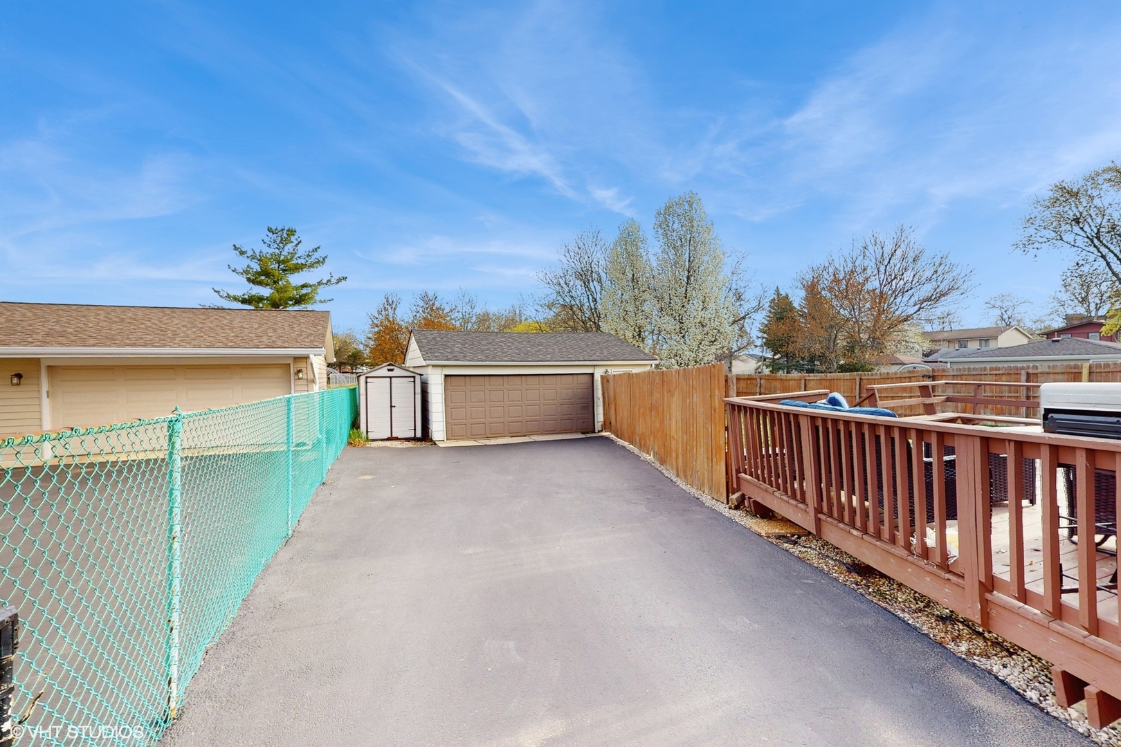 2206 Oak Lane Rolling Meadows, IL 60008 - Photo 18 of 24 a view of a terrace