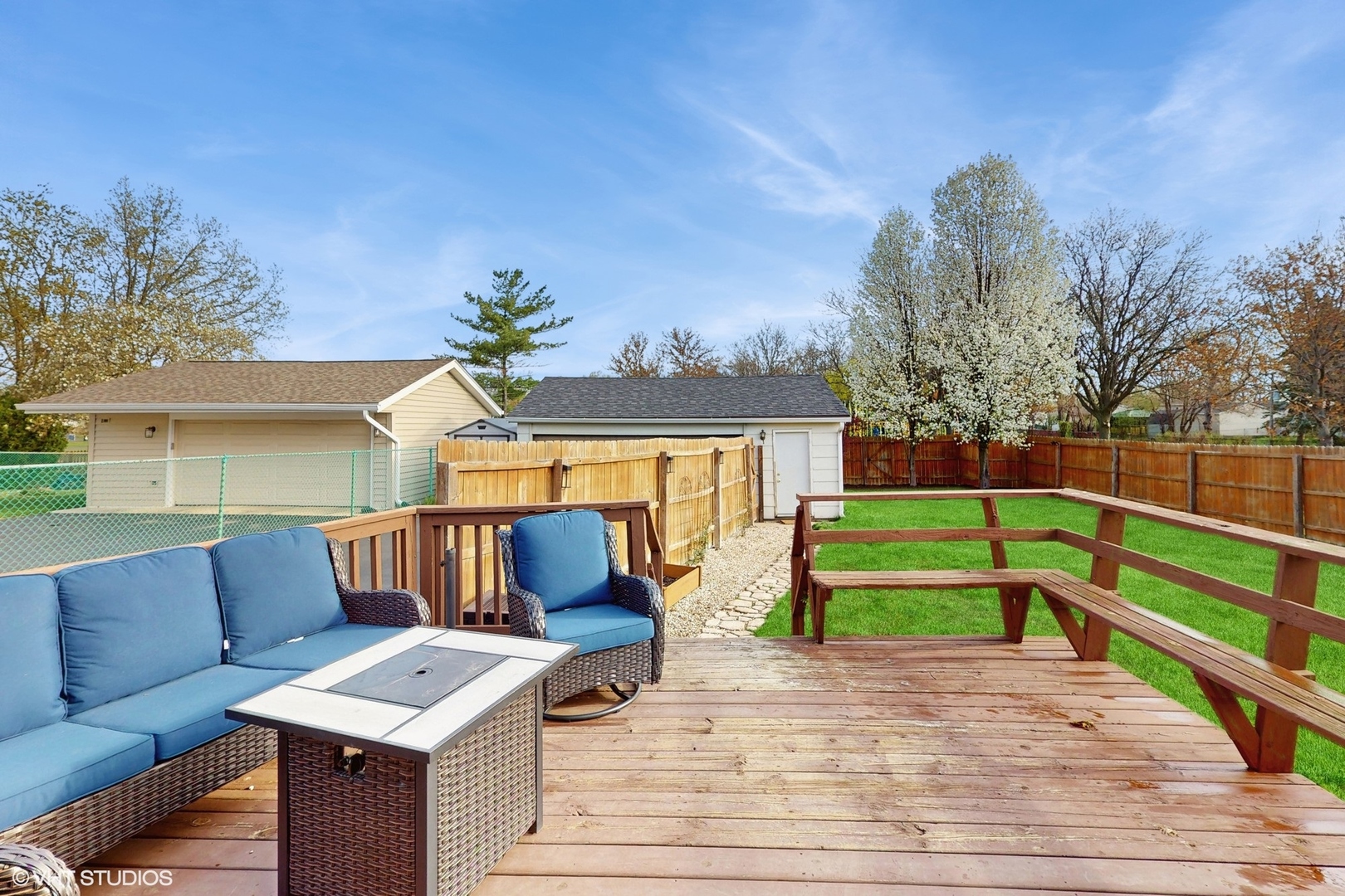 2206 Oak Lane Rolling Meadows, IL 60008 - Photo 19 of 24 a view of a house with a yard and furniture