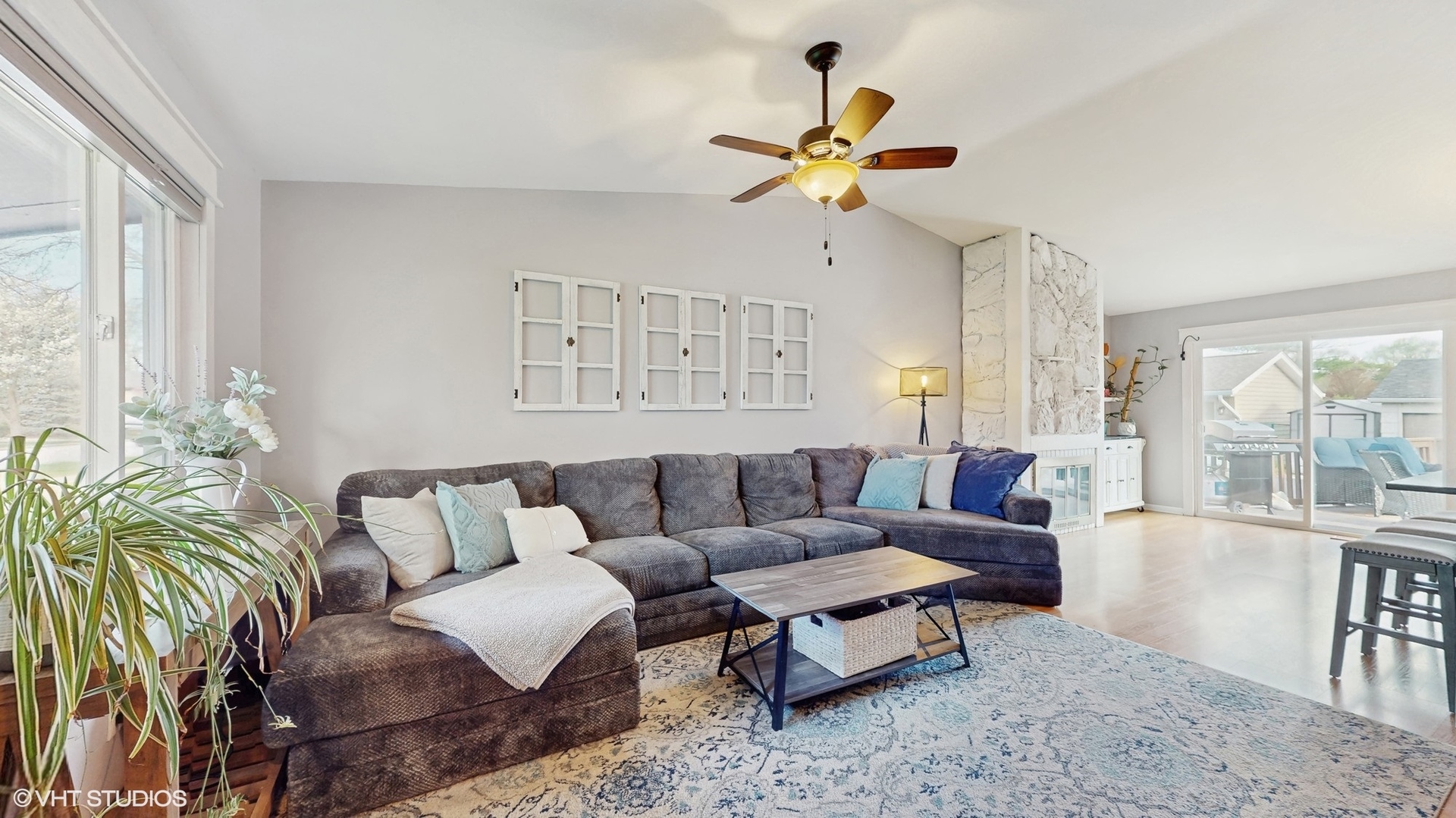 2206 Oak Lane Rolling Meadows, IL 60008 - Photo 2 of 24 a living room with furniture and a large window