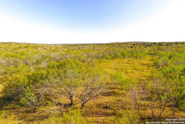 $155,562 | 661 661st Devine Tx 78016, Devine, TX 78016