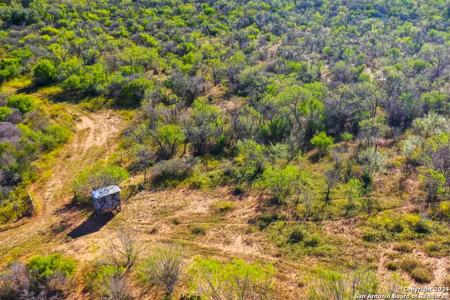 $155,562 | 661 661st Devine Tx 78016, Devine, TX 78016