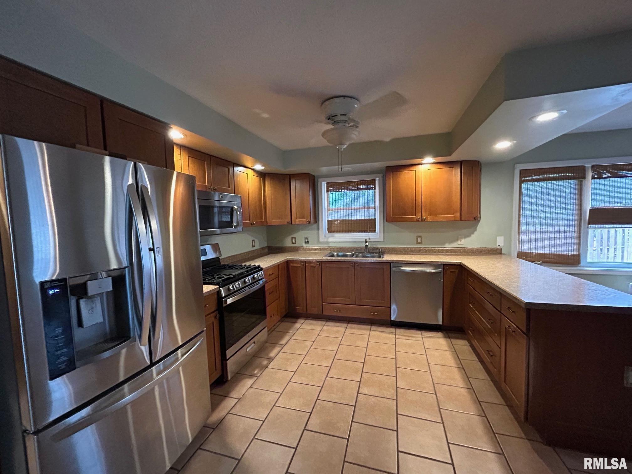 1205 Arthur Street Pekin, IL 61554 - Photo 14 of 35